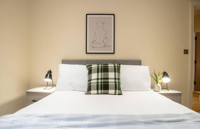 Contemporary One Bedroom Flat by Sojo Stay - Foto 1