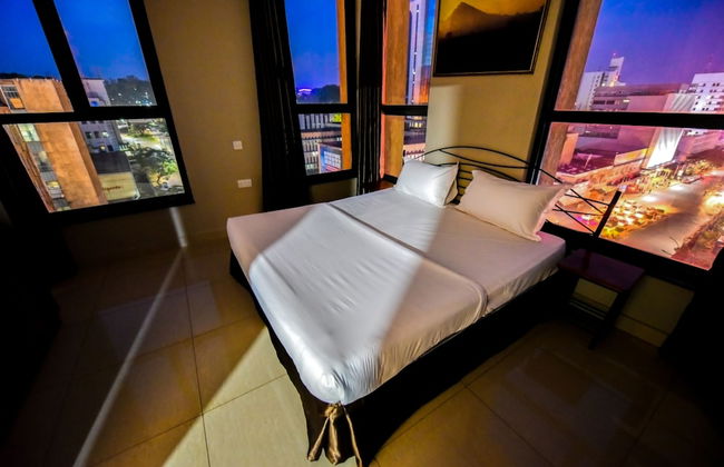 Boulevard Suites - Photo 10