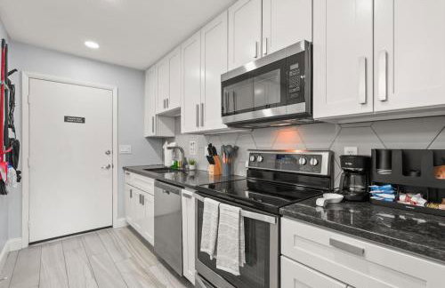 Modern Escape Near Lake Eola and Downtown Orlando - Foto 9