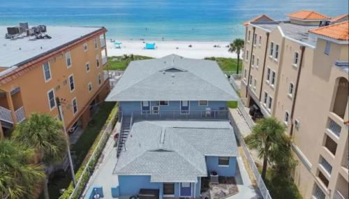 Beautiful Sunsets just Steps from Beach with King Bed and Queen Sleeper Sofa - Foto 2