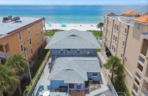 Beautiful Sunsets just Steps from Beach with King Bed and Queen Sleeper Sofa - Foto 2