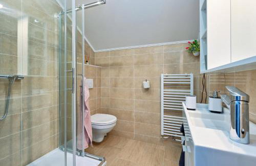 CVETKOVA HIŽA sa JACUZZIJEM - Foto 32