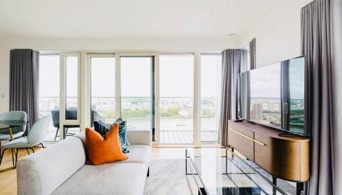 Executive Waterfront Split Penthouse - Photo 2