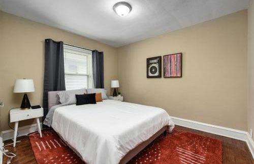 RocknRoll Crib 8 Min Cle Clinic Near Downtown - Foto 6