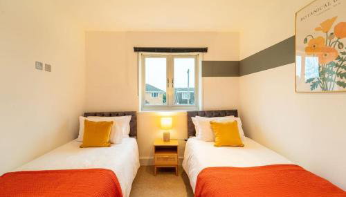 Stylish Home with Free WiFi & Parking - Netflix -Ideal for Relocation - Foto 2