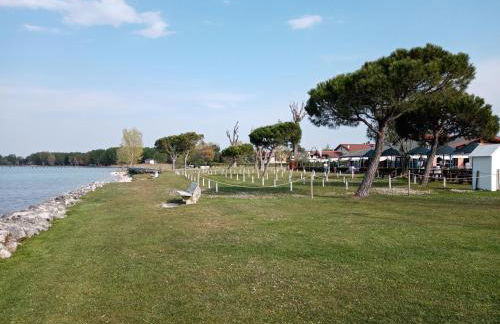 Mosaici Sunrise - lake front apartment with beautiful view - Foto 16