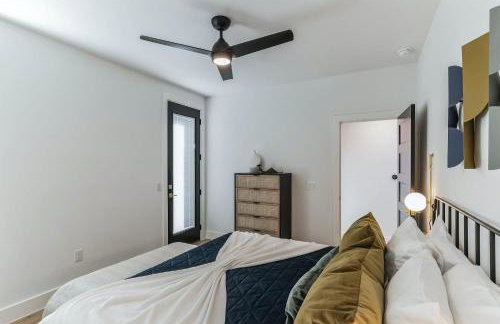 Chic Austin Getaway brand new with rooftop patio - Foto 50