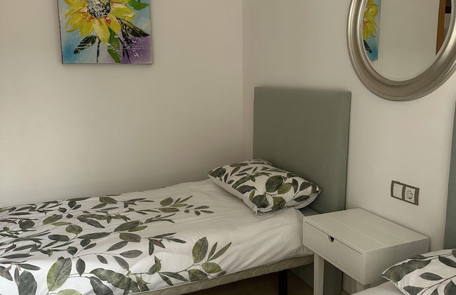 2 Bed-sleeps 4-private Patio-pool-aircon - Foto 2