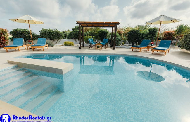 Pefki Beach Front Villa - Foto 1