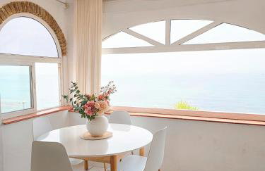 Charming Townhouse in El Faro, Spain, Studding Sea View & Community Pool - Foto 2