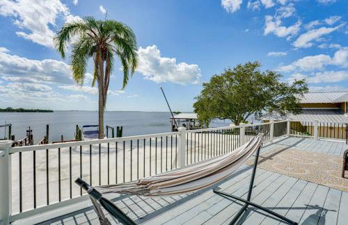 Luxurious Waterfront Home, 4 Mi to Sponge Docks! - Foto 3