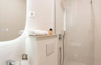 Luxury City Center House - Photo 5