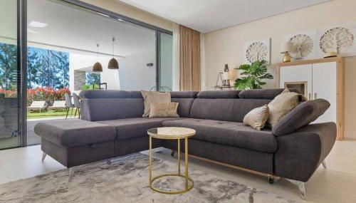 Luxury Apartment next to Golf Course in Marbella - Photo 2