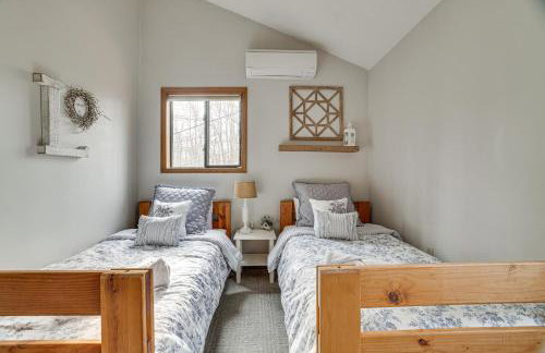 Pocono Pines Home with Private Hot Tub! - Foto 22