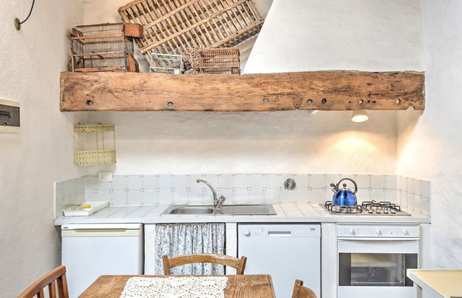 Tuscan Charm With Pool & Views - Foto 13