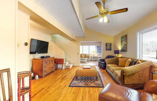 Waterfront Lake Murray Home with Dock Dogs Welcome! - Foto 4