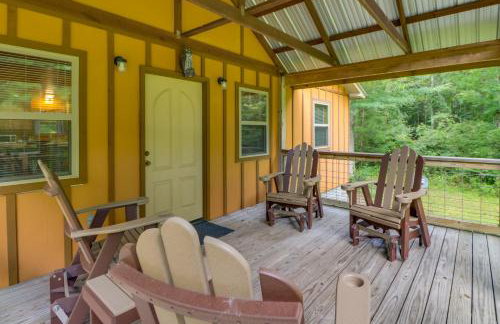 Serene and Secluded Alabama Cabin with Covered Deck! - Foto 25