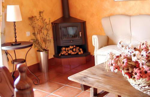 Comfortable House in Estepa with Shared Pool - Photo 16