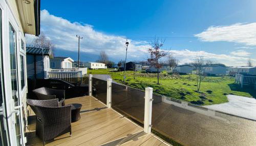 RJ Luxury caravan hire 2 with Hot Tub - Foto 5