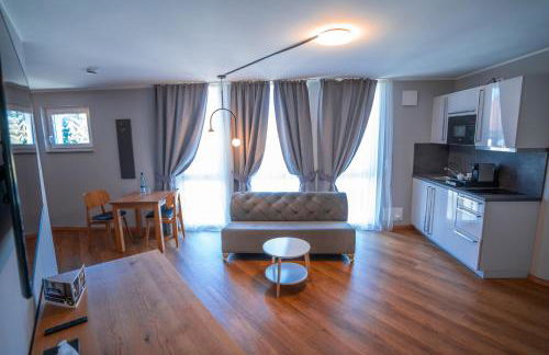 Boardinghouse City Home - Living - Photo 38