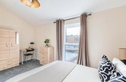 House - Sleeps up to 10 & Free Parking - Foto 8