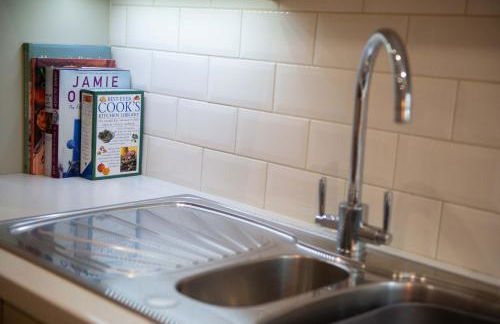 Spacious Townhouse on Quiet Street-Wi-Fi, Desk - Foto 14