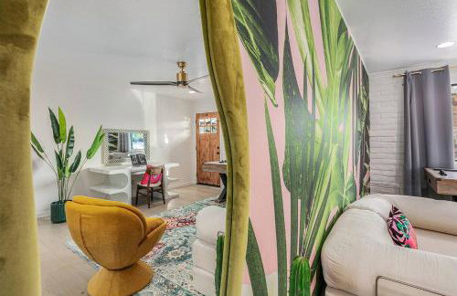 Disco Jungle with Fire Pit+Poolside TV+Yard Games - Photo 38