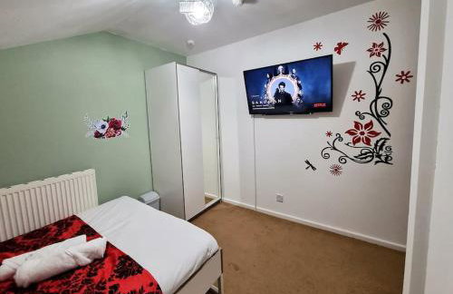 *F1*5GH* Setup for your most relaxed & amazing stay + Free Parking + Free Fast WiFi * - Foto 14