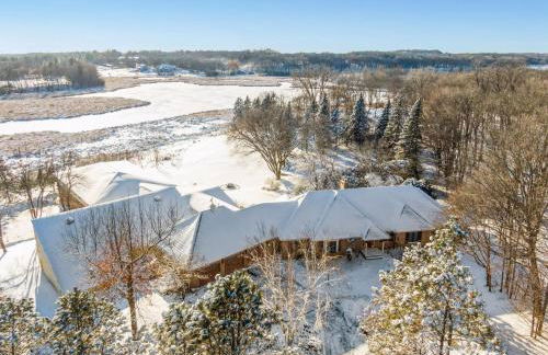 Luxe Long Lake Estate! Courts, Pool and Game Room - Foto 44