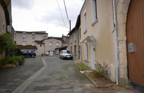 Logement Cosy à 5mn du Futuroscope - Foto 10