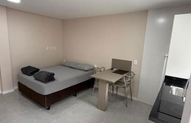 AP frente à praça bem localizado - Foto 3