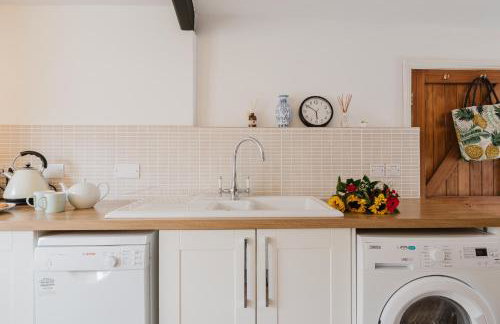 Charming Cotswolds Retreat in the Heart of Dursley - Foto 9