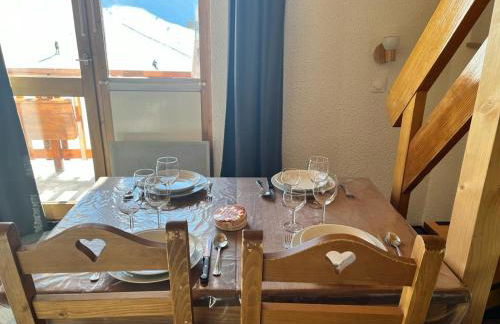 Front de neige PLAGNE VILLAGES Duplex 6 pers 2 ch ski aux pieds exposé SUD 2050 m - Foto 3