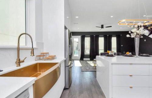 The Suite Spot! Downtown Skyline Views! Sleeps 12 - Foto 7