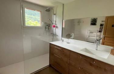 Maison chaleureuse à Saint-Aventin avec jardin et vue montagne - Foto 11