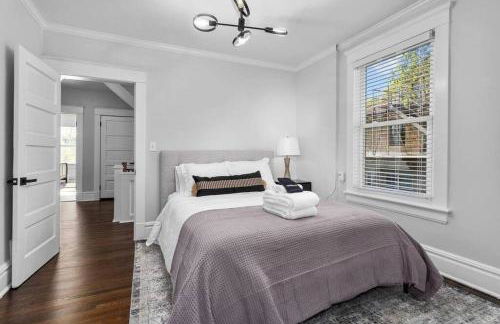 Walnut Remodeled Modern 5BR Home Walkable King Bed - Foto 11