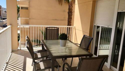 APARTAMENTO CON TERRAZA, VISTAS AL MAR Y PISCINA - Foto 2