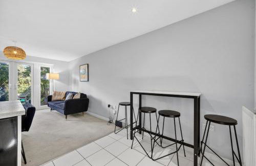 Spacious 4BR Newport Home - Ideal for Families & Groups - Foto 47