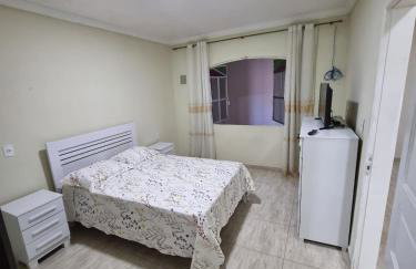 Super Confortável, WiFi Rápido, Garagem Coberta, 2 Banheiros, Suíte, 3 Quartos, Microondas, Cozinha Grande Completa, Mesa de Jantar Grande, Entrada Privativa, Perto do Shopping Pátio Matosinhos, 5 min do Centro Histórico - Foto 14