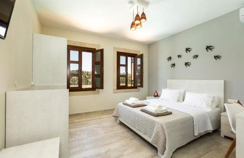 Ilys Home, a Country-chic Retreat with Pool & BBQ, By ThinkVilla - Photo 32