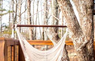 Breathtaking Tree House with Jacuzzi and Lofted Interior in Georgia - Foto 29