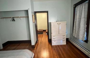 Holyoke House Oasis - Fast Wifi, Spacious, Quiet Neighborhood - Foto 14