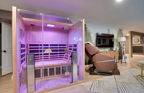 '"Luxury Mountain Getaway'" Sauna, Hot Tub, Massage Chair, Pool Table - Photo 72