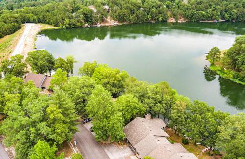 Lakeside Nest Dock on Lake Rayburn Sleeps 10 - Photo 28