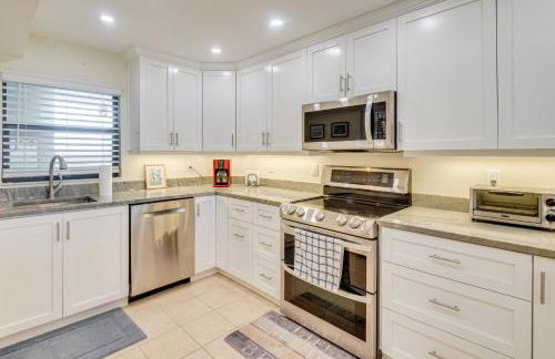 Walk to Coast Condo in Daytona Beach Shores! - Foto 11