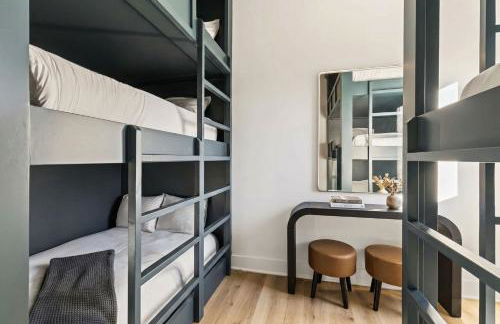 Hot Tub Poker Pool Table & Rooftop City MLS View - Foto 40