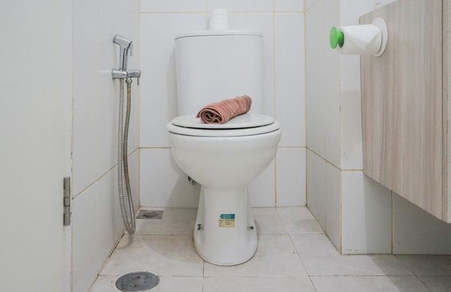 Minimalist and Stylish Studio Skylounge Tamansari Apartment By Travelio - Foto 11