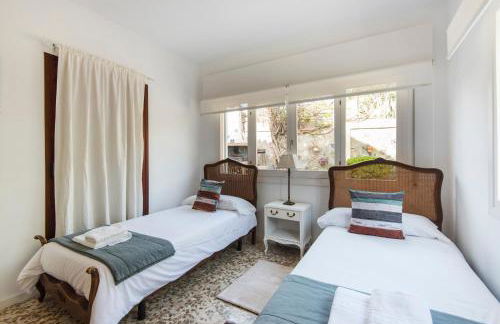 Queen Fabiola Villa, spacius home with private Pool in east Malaga - Photo 42