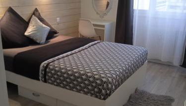 Logement "Les Etangs"- à 10 km du centre ville et à 5 minute du parlement européen avec parking gratuit - Foto 4