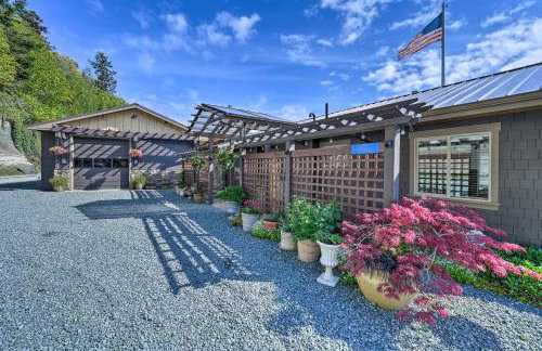 Similk Bay Retreat with Deck, Fire Pit and Hot Tub! - Photo 25